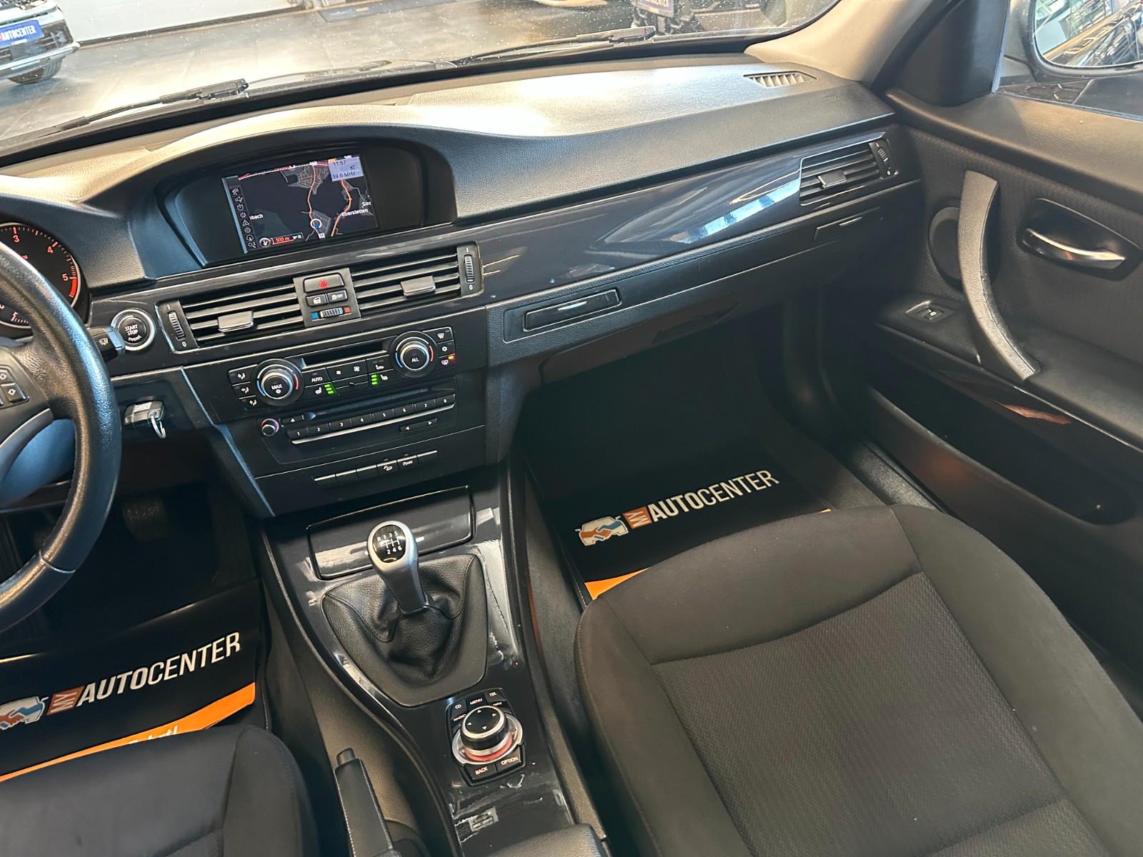 BMW 320 2011 — photo 35