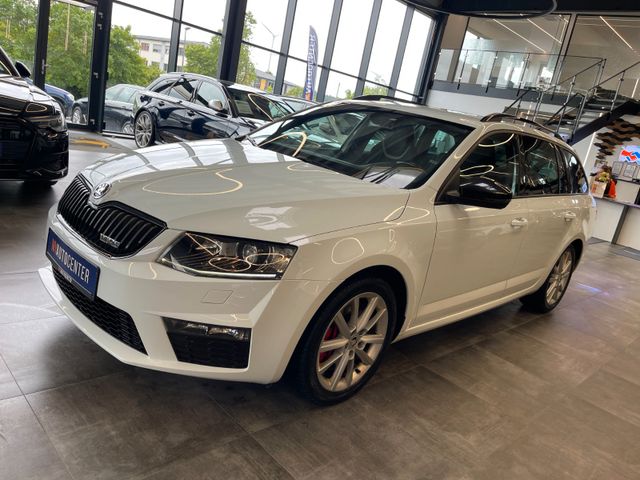 Skoda Octavia Combi RS *TEMPOMAT*NAVI*AHK*BI-XENON*