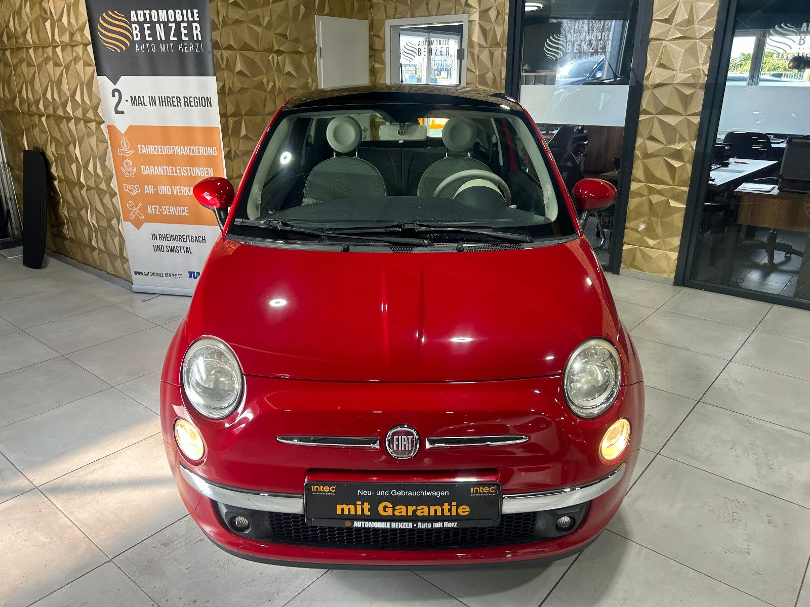 Fahrzeugabbildung Fiat 500 Lounge/AUTOMATIK/PANO/KLIMA/1.HAND