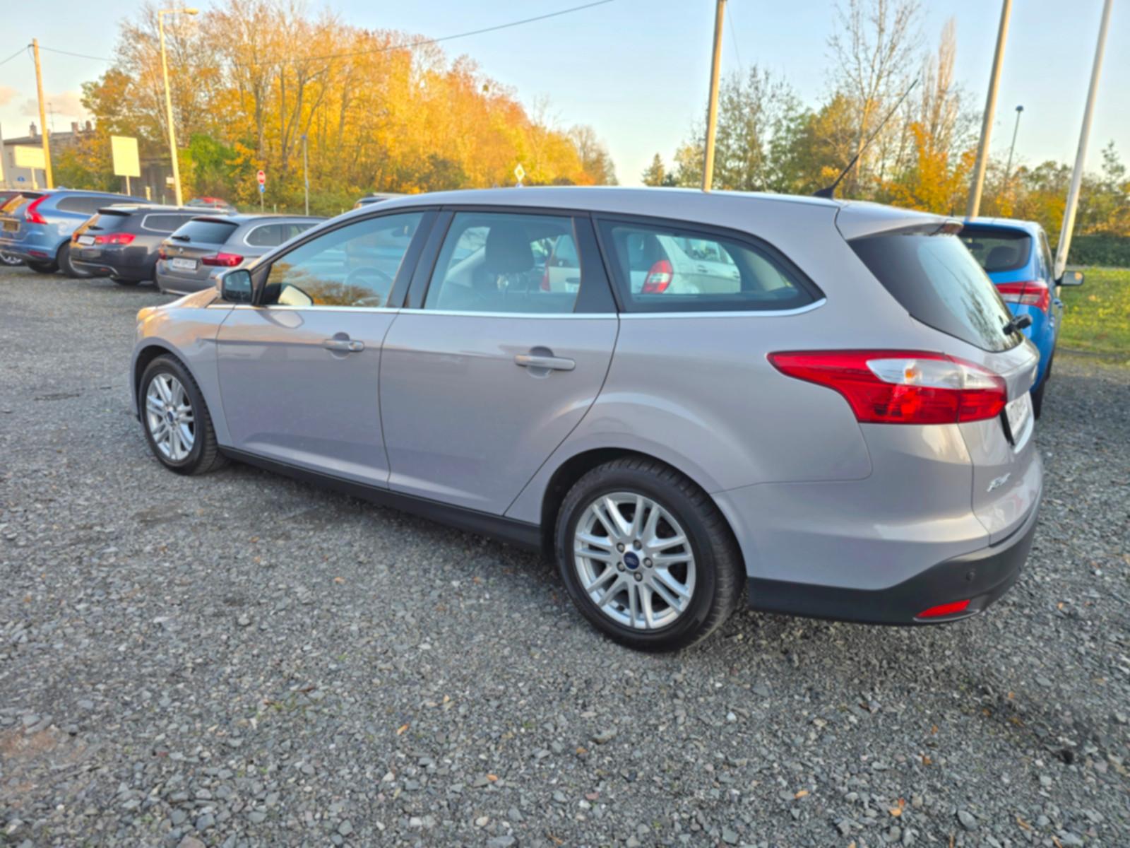 Ford Focus 2012 — photo 15