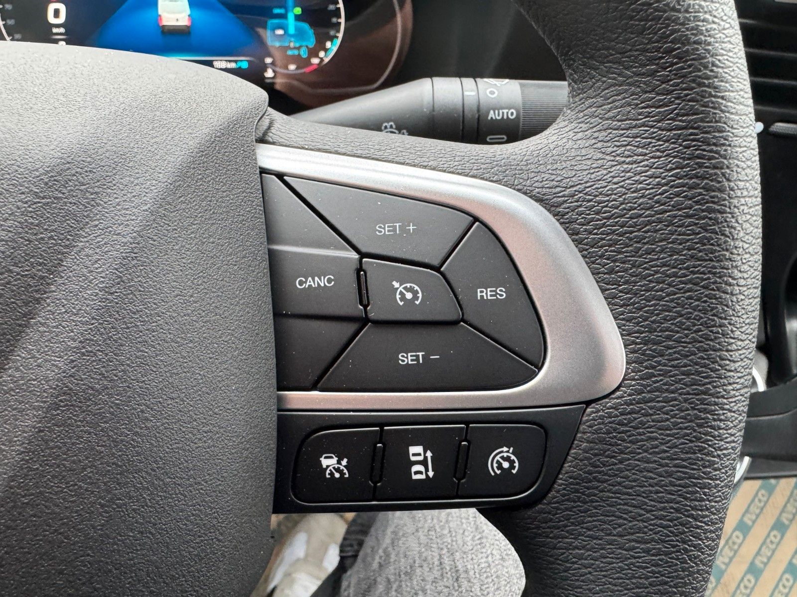 Fahrzeugabbildung Iveco Daily 35S18HA8 3.0L *R3.520mm*AHK*2xSchiebetür*