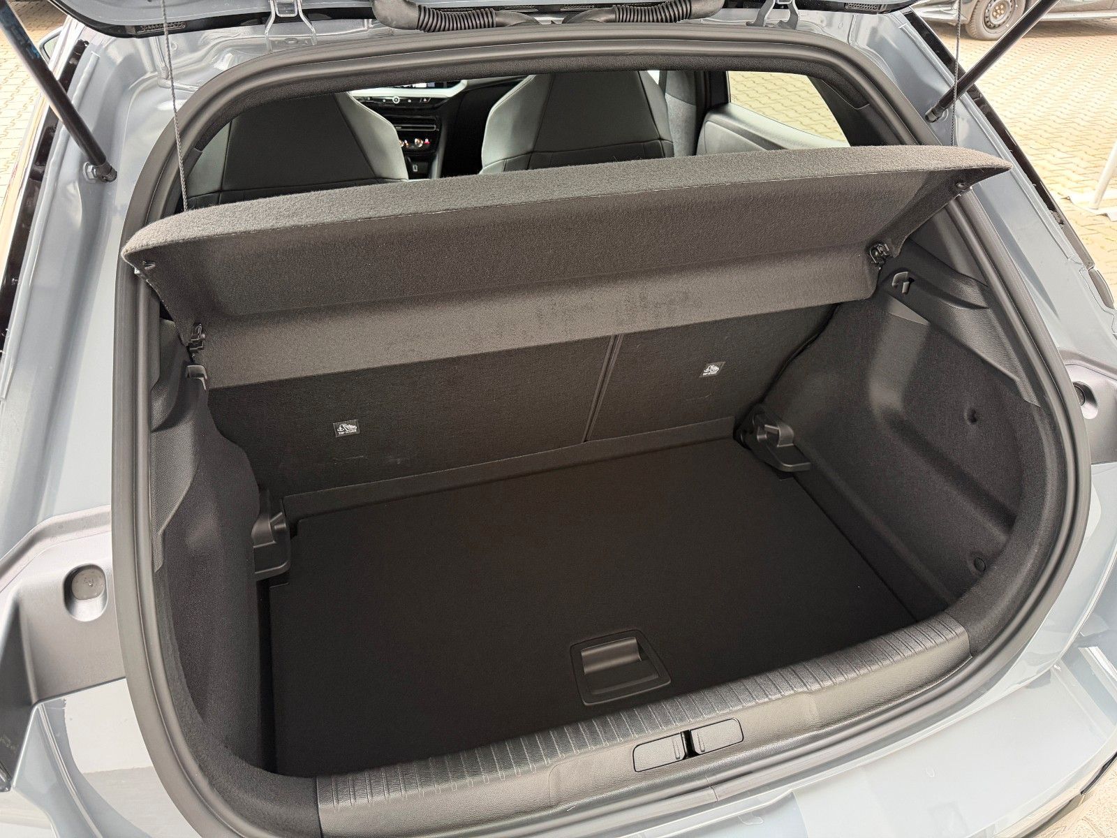 Fahrzeugabbildung Opel Mokka e GSE Kamera,LED,Matrix,Navi,SHZ,Keyless