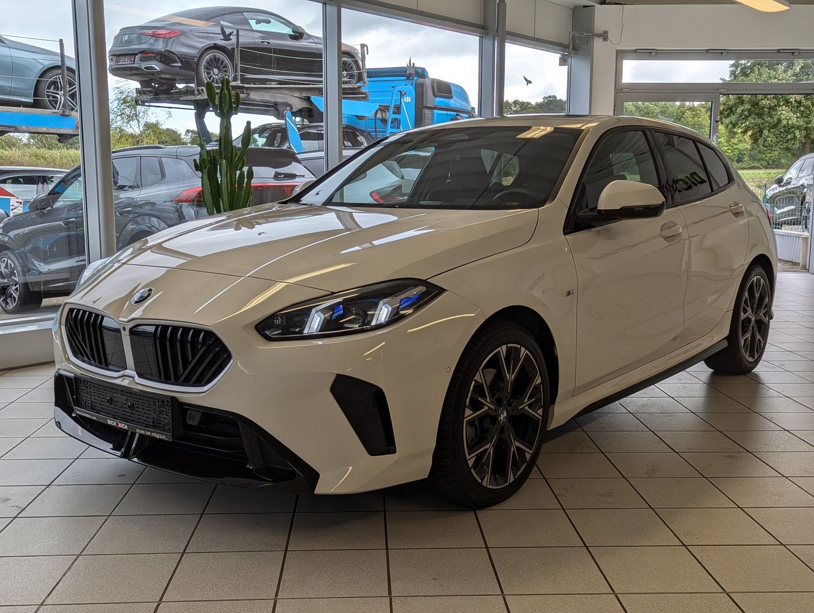 BMW 118 d M-Sport Pano HUD Innovations-Paket 360 AHK - Image 3