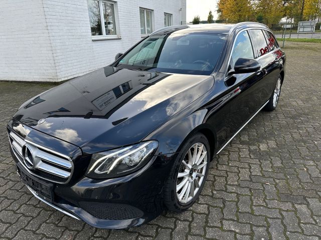 Mercedes-Benz E 220 d T Avantgarde Navi LED Kamera Ambiente