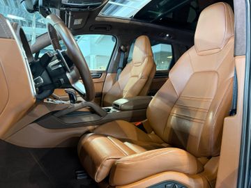 Porsche Cayenne - 10
