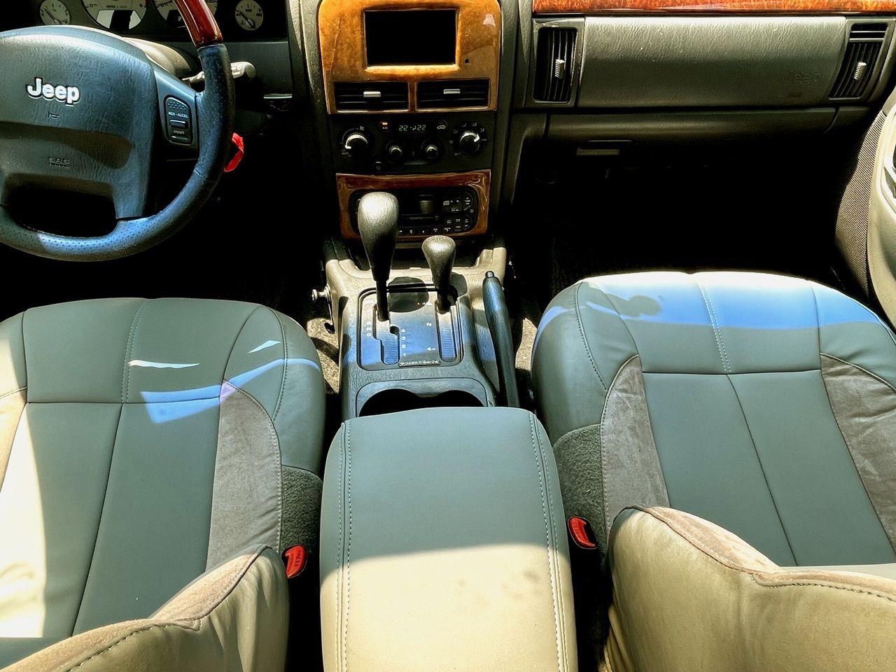 Jeep Cherokee 2004 — photo 11