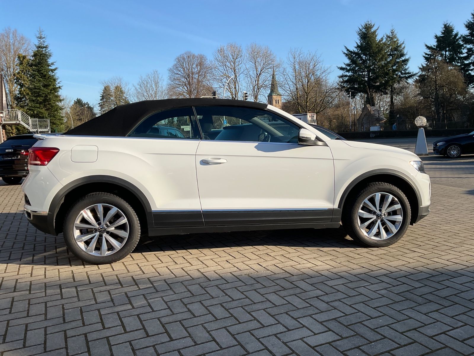 Fahrzeugabbildung Volkswagen T-Roc Cabriolet 1.5 TSI Style,AHK,GJR,ACC