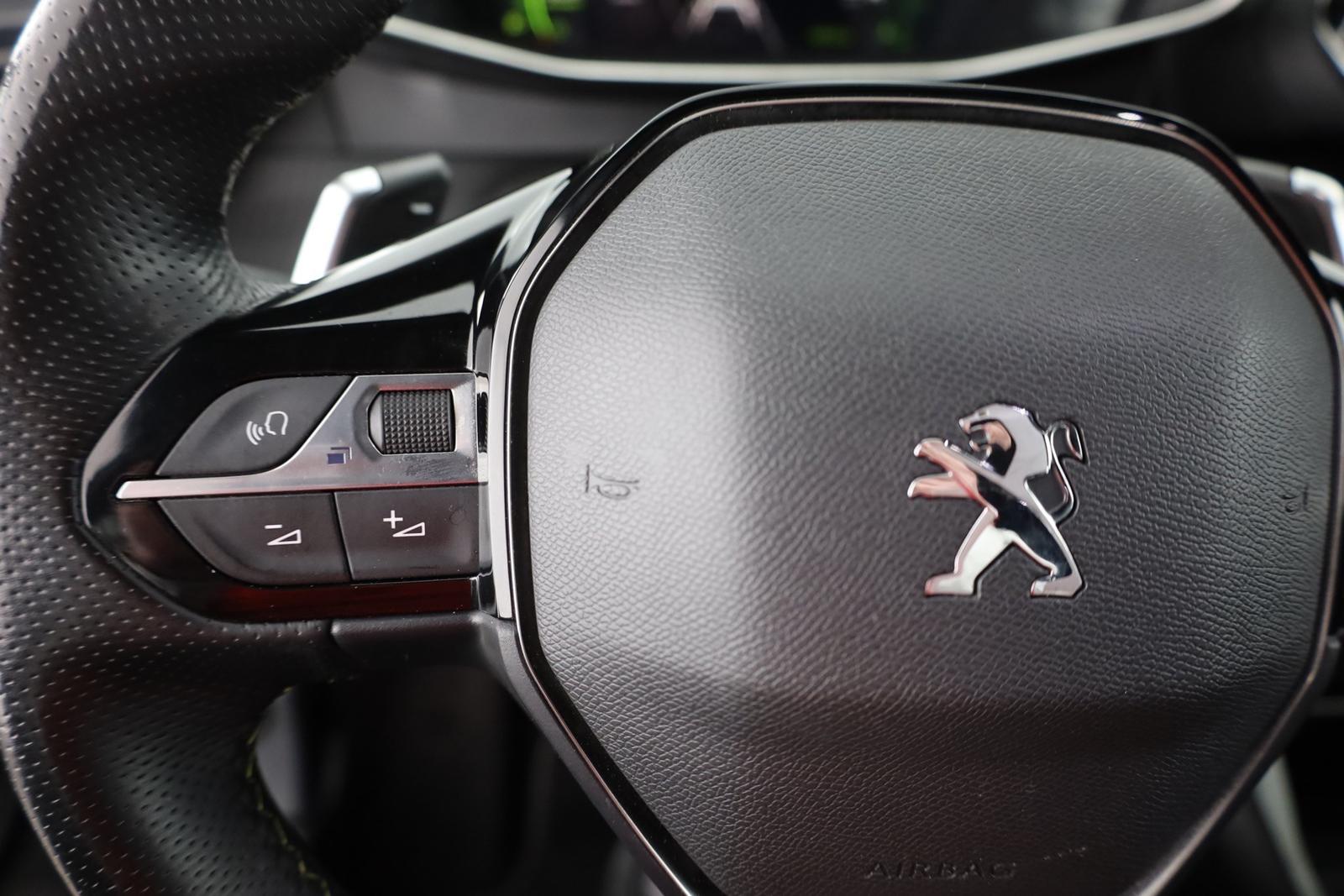Peugeot 2008 GT PureTech 130 Aut. LED Navi Kamera