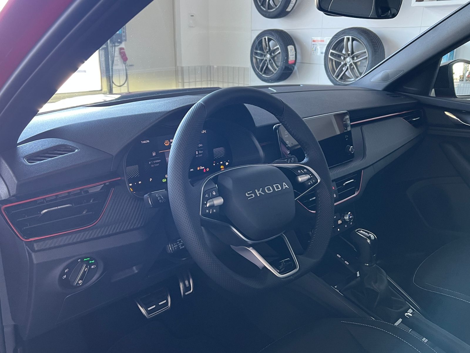 Fahrzeugabbildung SKODA Kamiq Monte Carlo 1.5 TSI DSG *AHK, Matrix-LED*