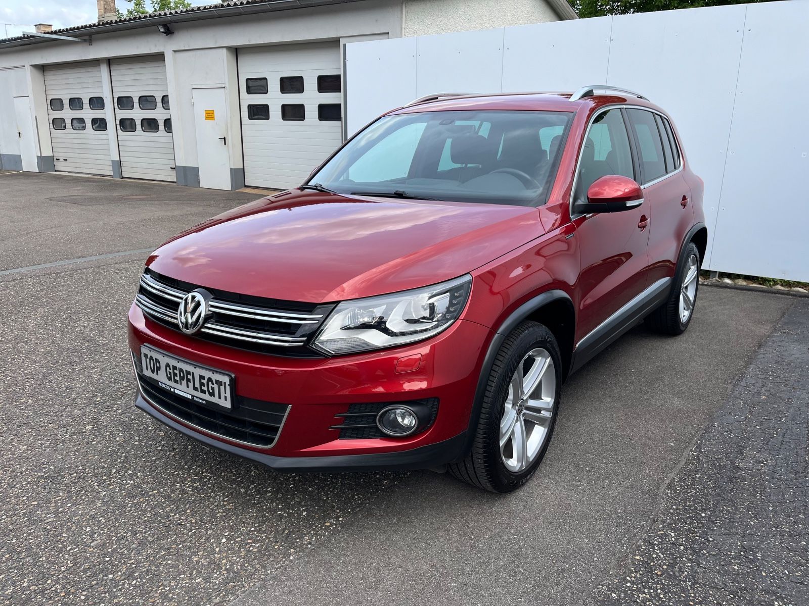 VW Tiguan 1.4 TSI BMT "Lounge Sport &amp; Style" *AHK*