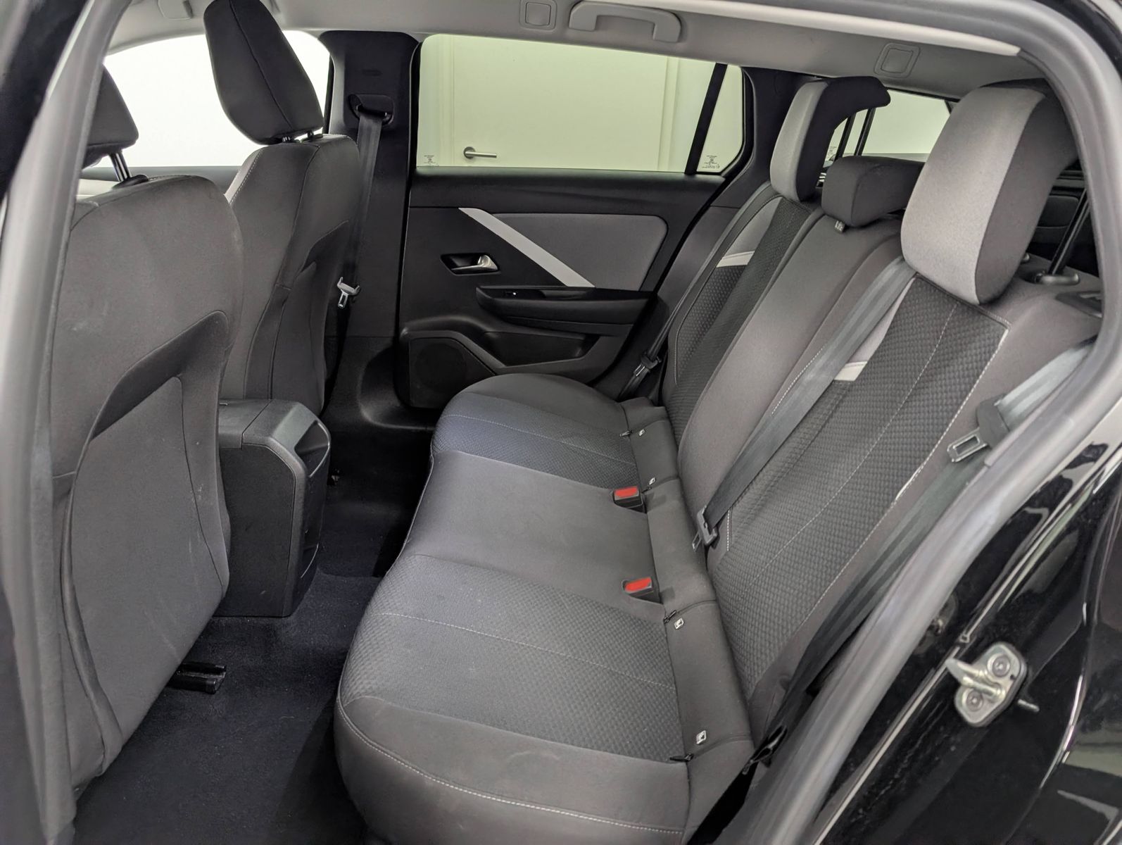 OPEL Astra ST 1.2 Turbo Business Edition – Bild 9