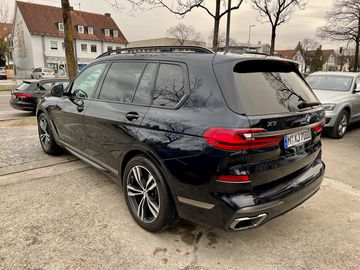BMW X7 - 9