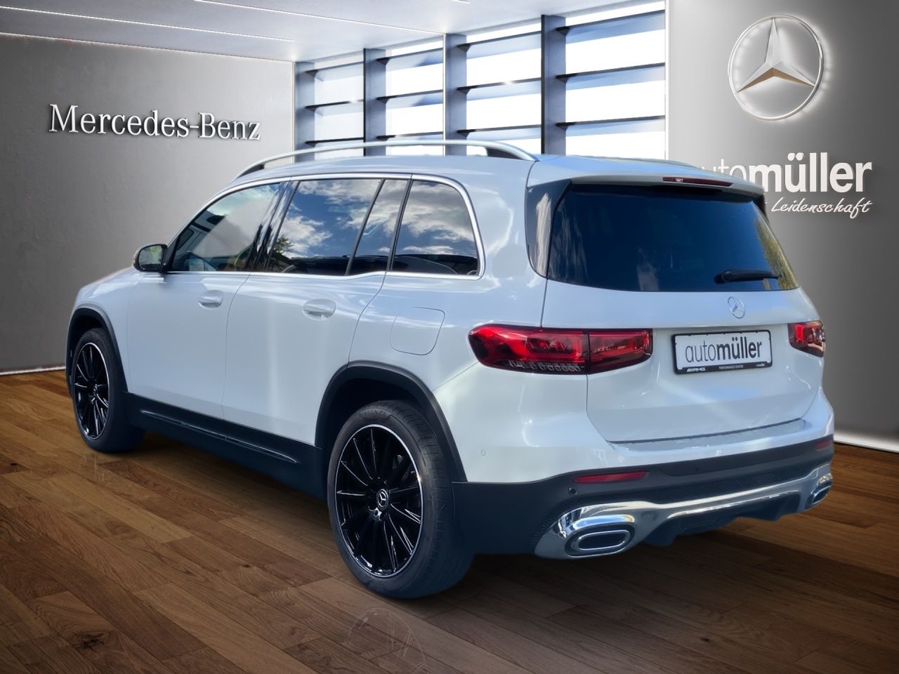 Fahrzeugabbildung Mercedes-Benz GLB 220 d 4M AMG+Pano+AHK+Multibeam+Burmester