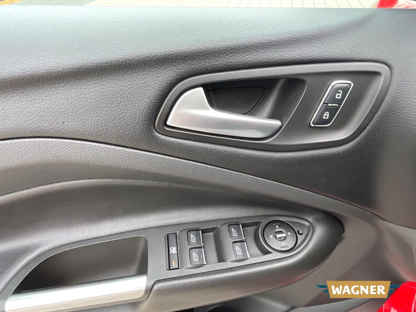 Fahrzeugabbildung Ford Kuga Individual Klimaautomatik Automatik