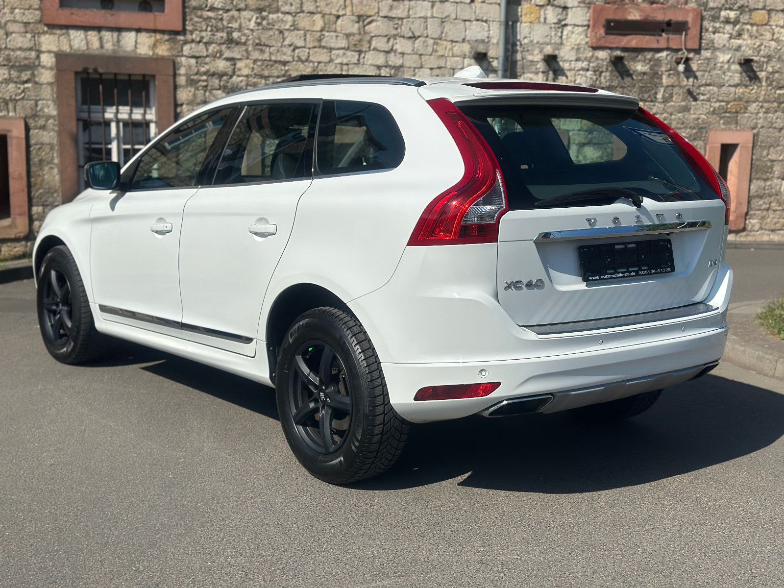Fahrzeugabbildung Volvo XC60 SUMMUM D4*MODELL 2017+PANORAMA*