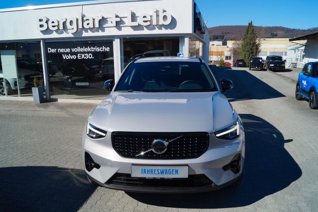 Volvo XC40 B4 Benzin 2WD Plus Dark DKG/AHK/BLIS/360°