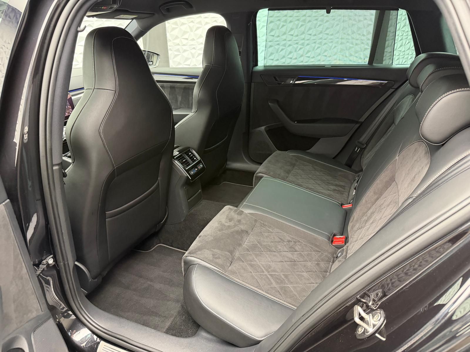 Fahrzeugabbildung SKODA 2.0 TDI 4x4 SPORTLINE/DSG/XDS/DCC/RCAM/AHK/MEMOR