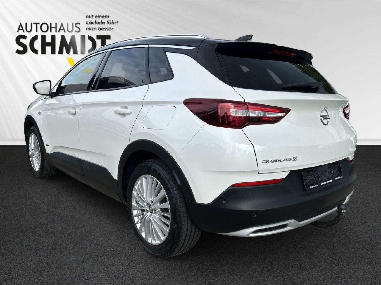 Fahrzeugabbildung Opel Grandland Business Innovation Plug-in-Hybrid