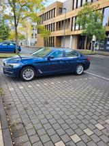 BMW 530i A - - BMW 530 mit Benzin-Antrieb: Limousine