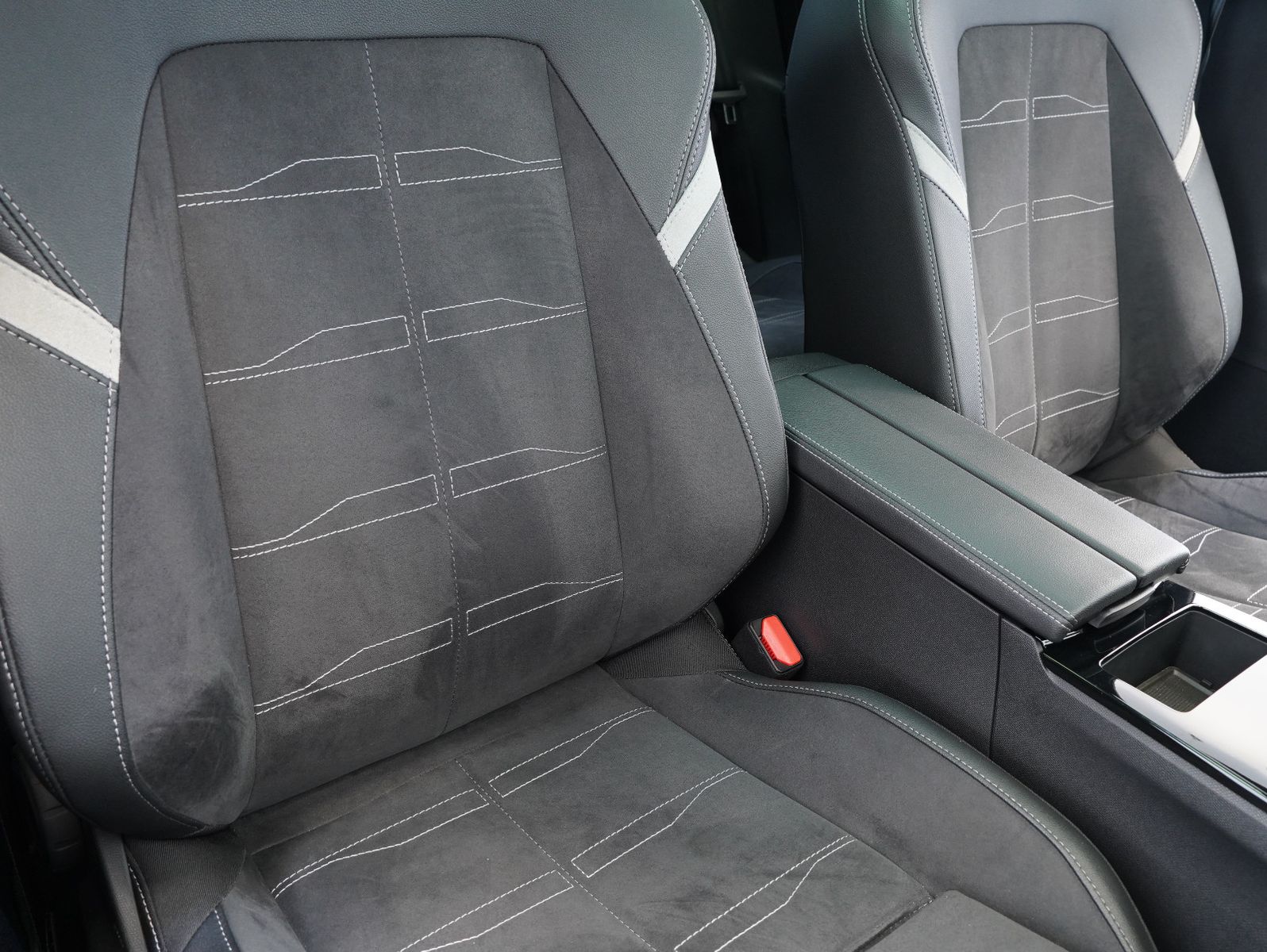 Fahrzeugabbildung Opel Astra L Lim. 5-trg. Ultimate INTELLILUX/PANORAMA
