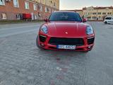 Porsche Macan - - - rote Porsche Macan