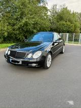 Mercedes-Benz E 280 Avantgarde - Mercedes-Benz E 280 mit Benzin-Antrieb: Automatik