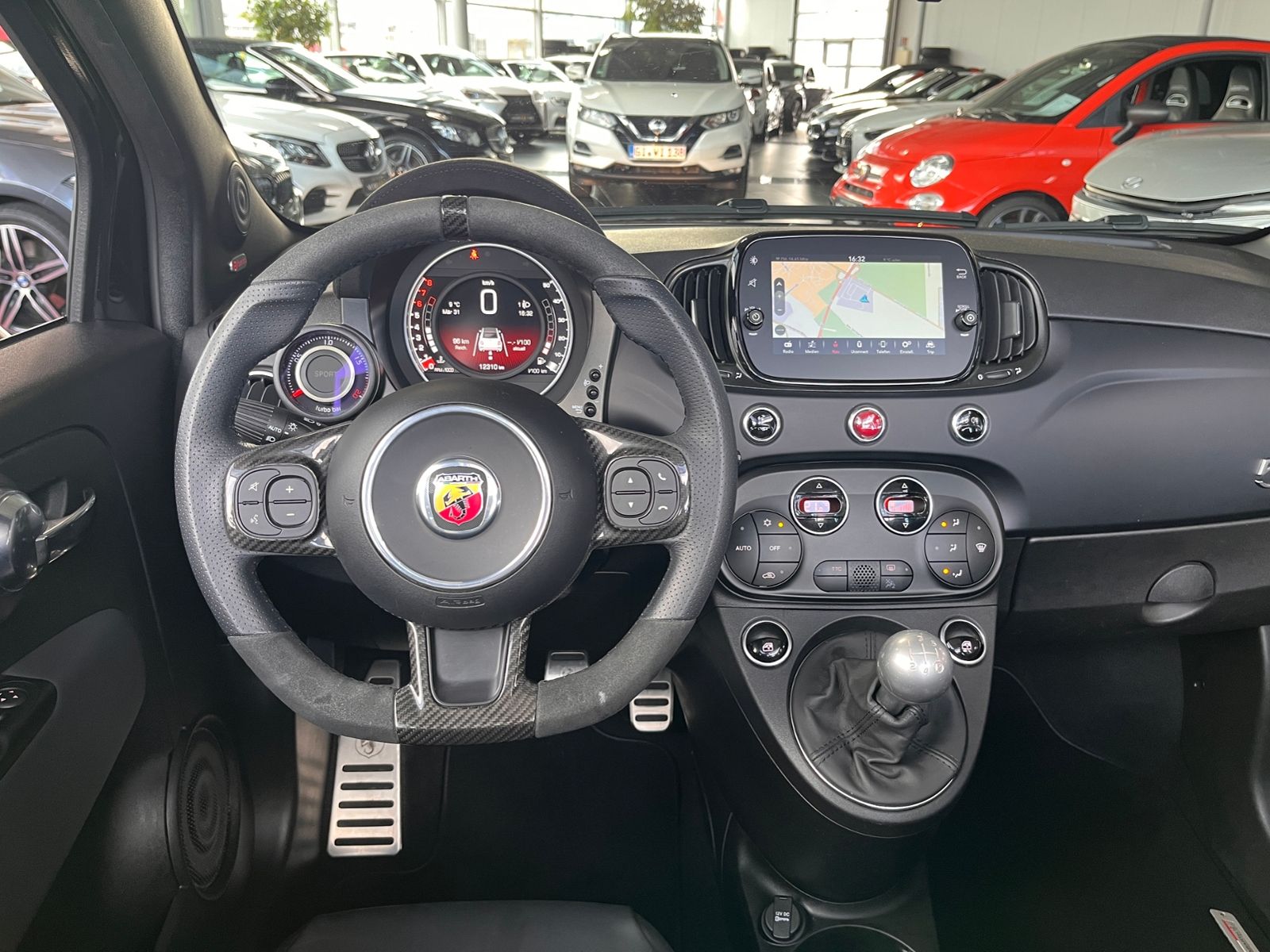 Fahrzeugabbildung Abarth 695C Cabrio KLIMA NAV BEATS LEDER