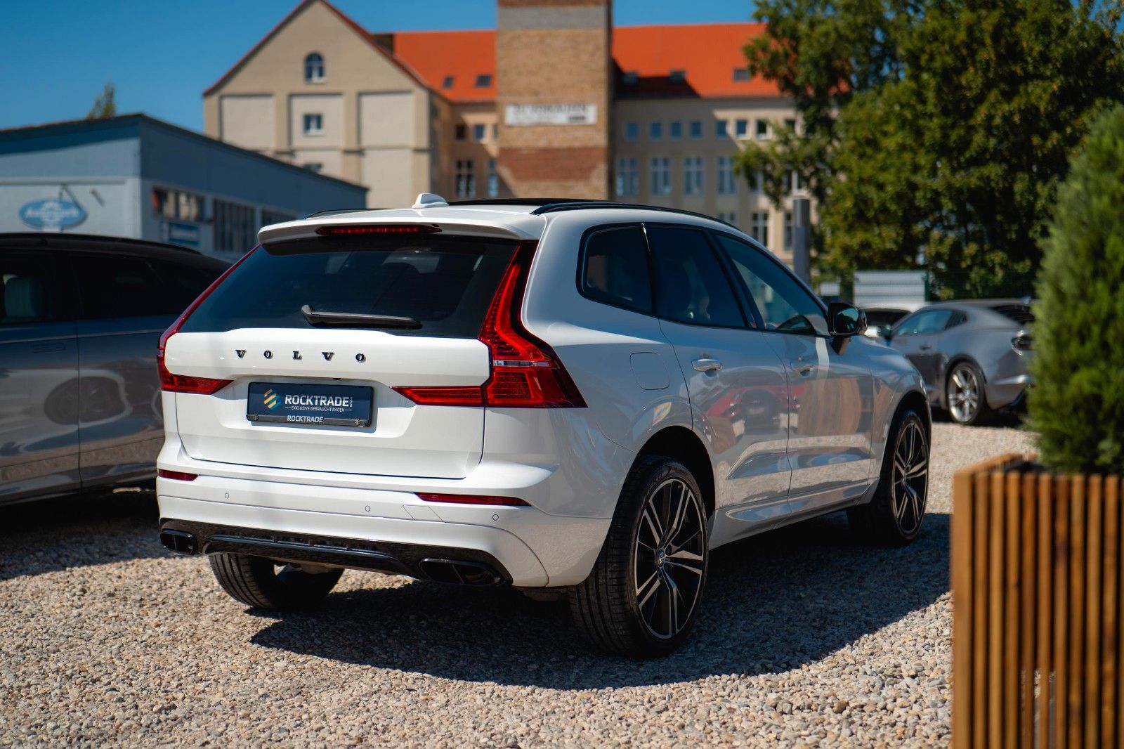 Fahrzeugabbildung Volvo XC60 R Design AWD | ACC | Pano | B&W | LED | 21`