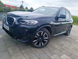 BMW 80 kwh AHK Aerodynamik M-Sport Pano. PDC SHZ - BMW iX3 Jahreswagen