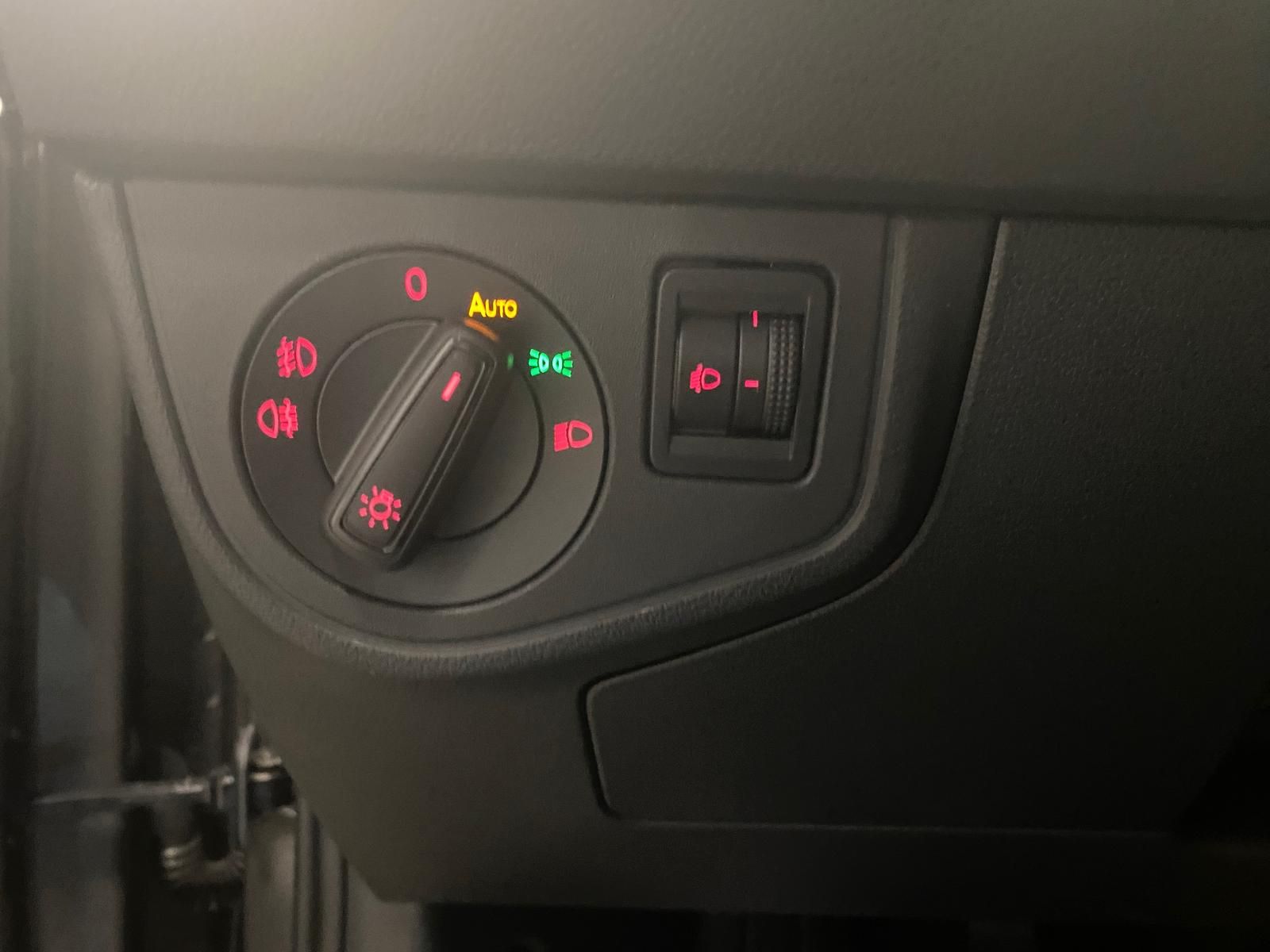 Fahrzeugabbildung Volkswagen Polo 1.0 TSI Comfortline APP+KLIMA+PDC+SITZHEIZ+