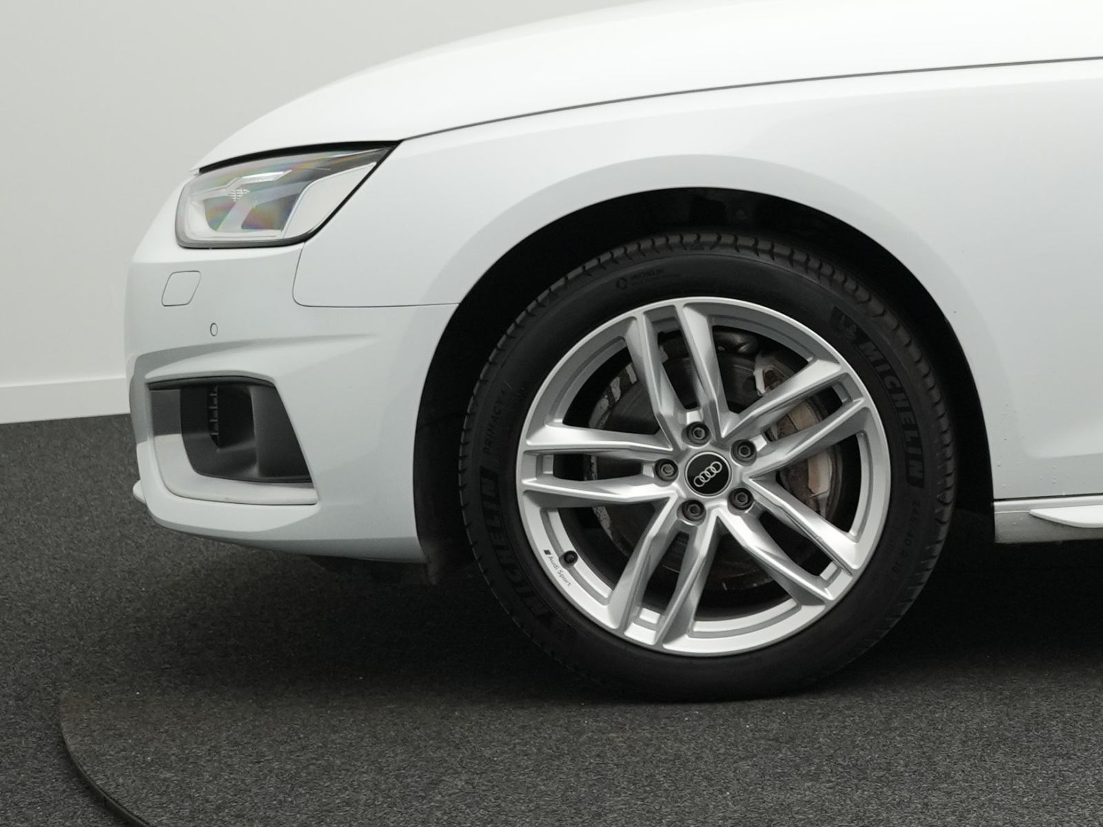 Audi A4 - Bild 17