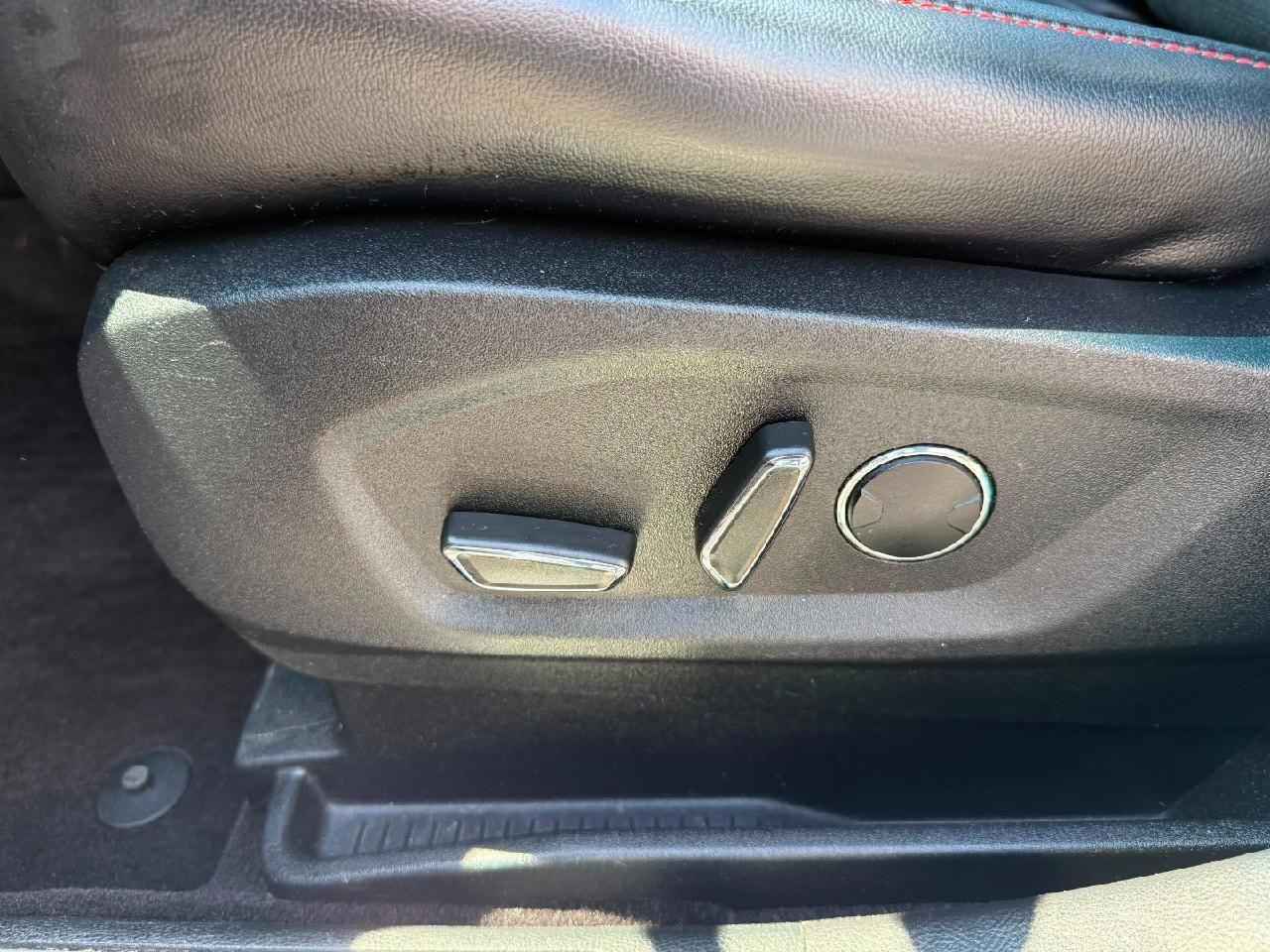 Fahrzeugabbildung Ford Edge ST-Line 4x4 Pano, AHK, Vollausst., Matrix