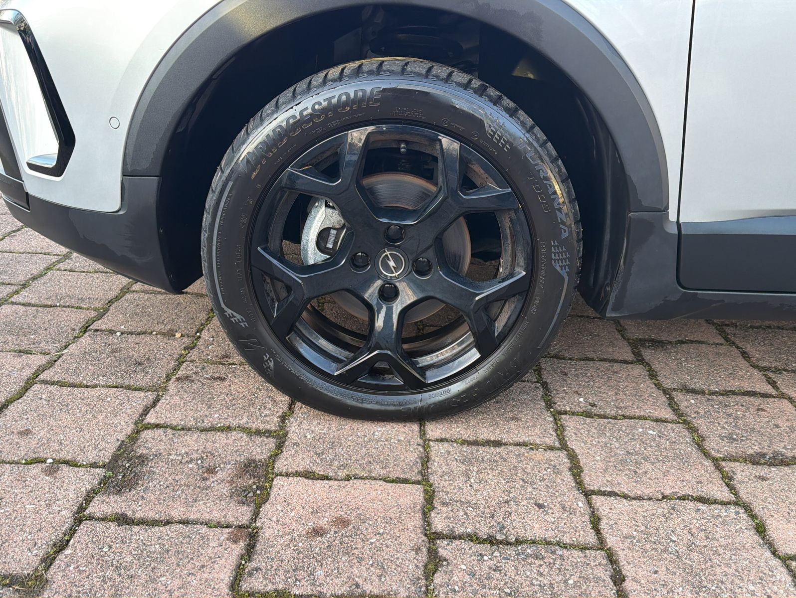 Fahrzeugabbildung Opel Crossland Elegance