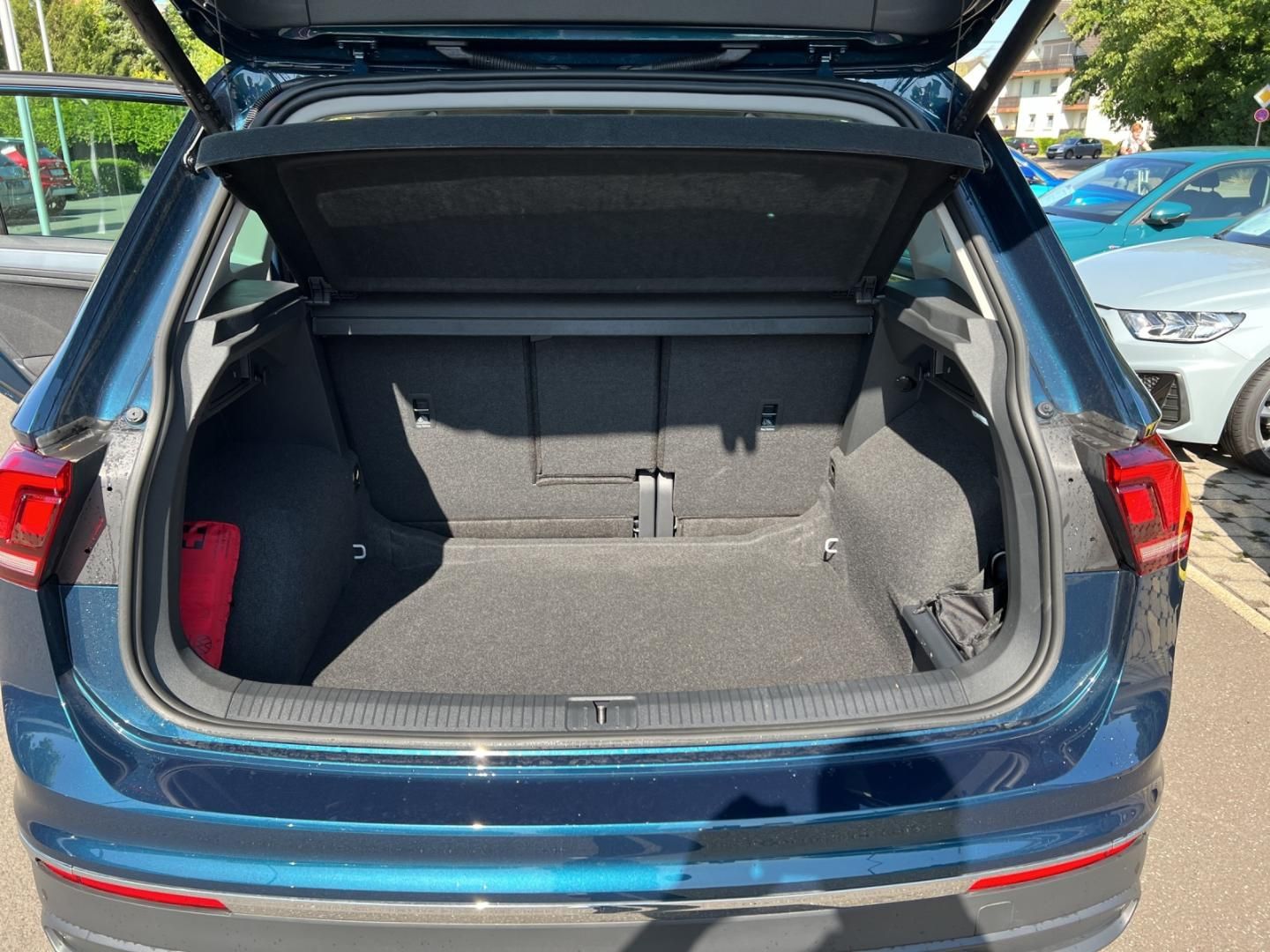 Fahrzeugabbildung Volkswagen Tiguan Active ACTIVE 1.5l TSI,DSG,AHK,Navi,Clima