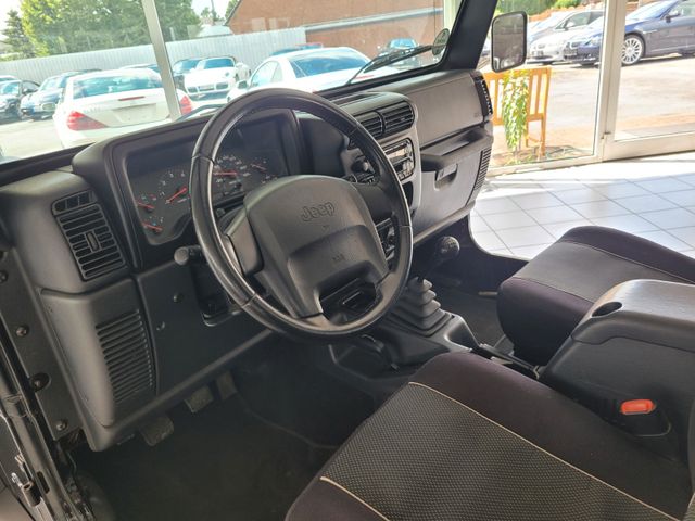 Fahrzeugabbildung Jeep Wrangler/Kompletter Neuaufbau im Bestzustand