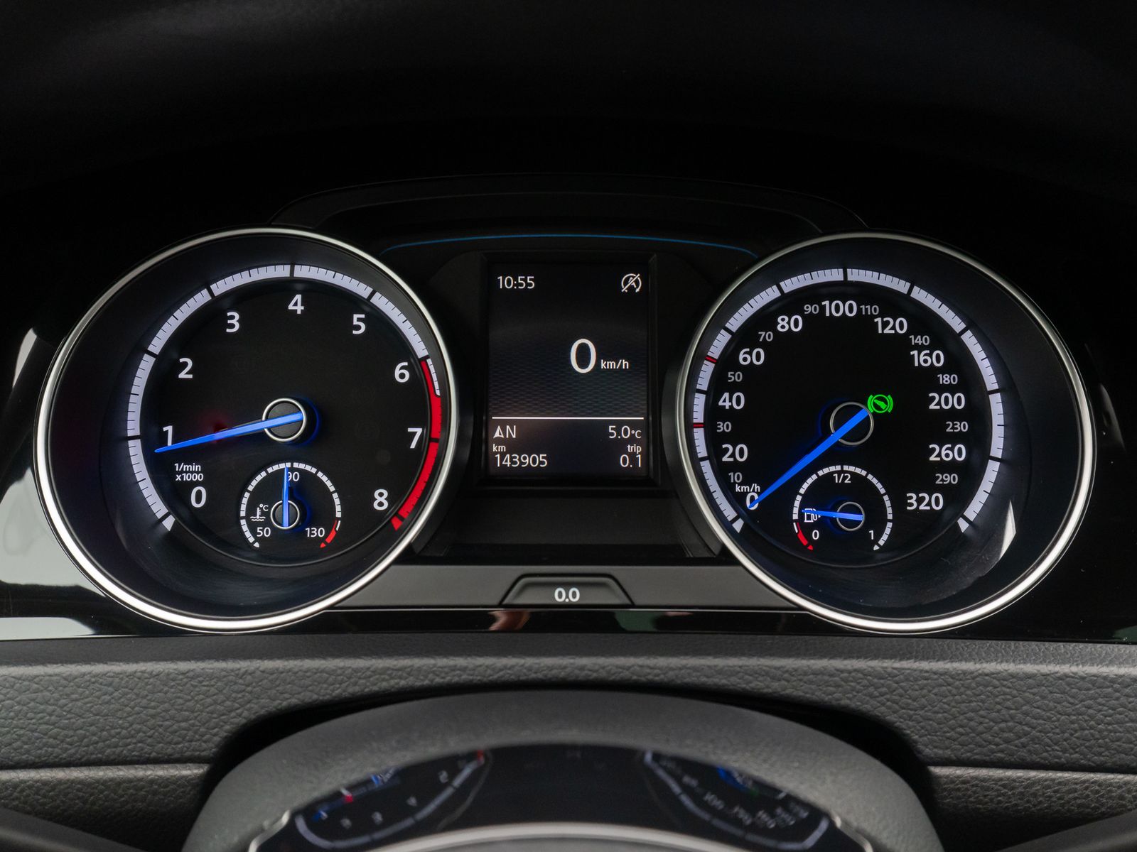 Fahrzeugabbildung Volkswagen Golf R BMT 4Motion Kamera ACC DYNAUDIO Panorama