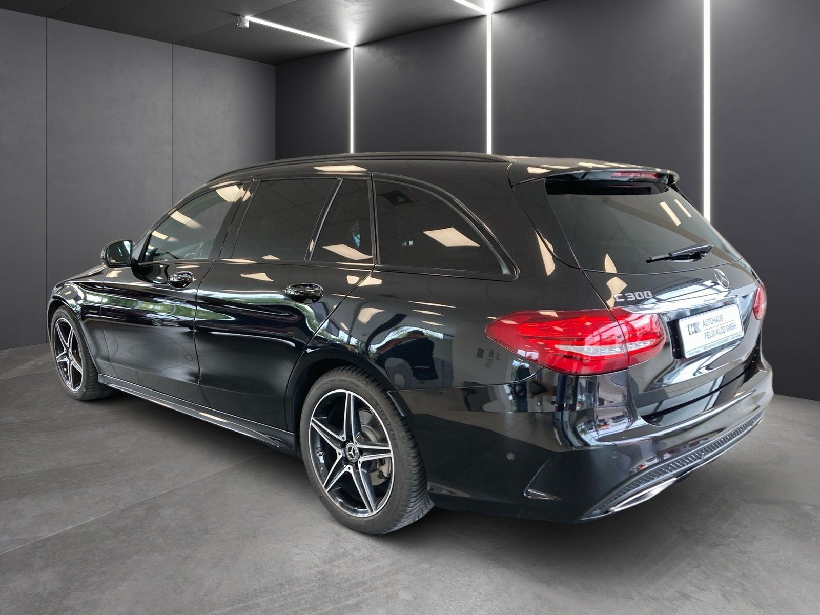 Fahrzeugabbildung Mercedes-Benz C 300 T AMG*Distronic*Standheiz*Pano*Sitzklima*