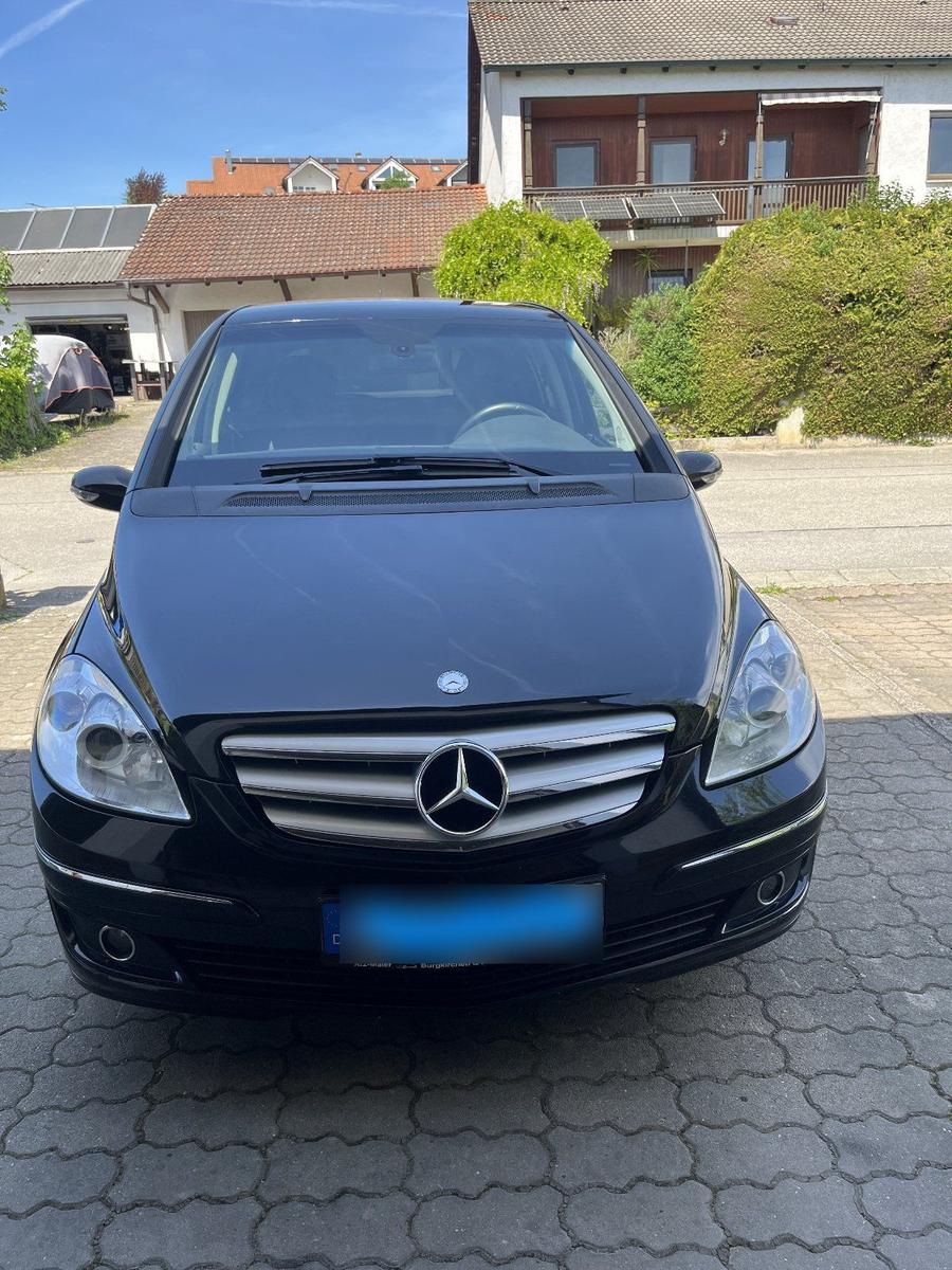 Mercedes-Benz B 200