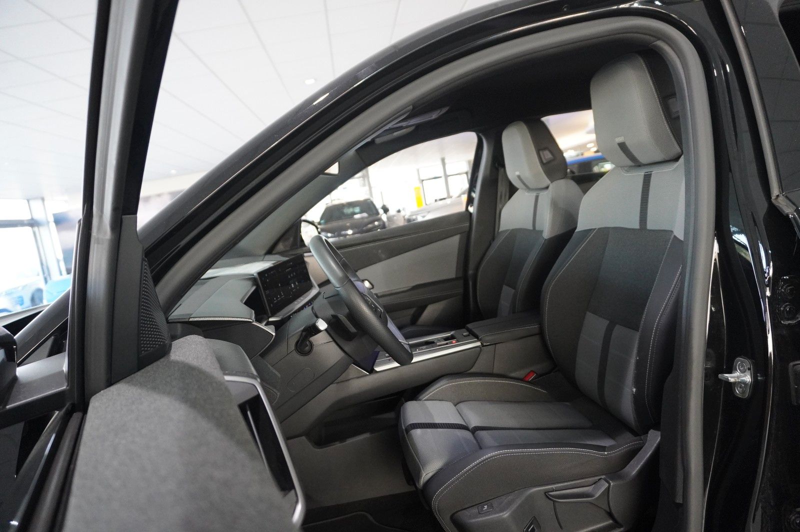 Fahrzeugabbildung Opel Grandland 1.2 GS SPORT HYBRID NAVI/LED/KAMERA/SH