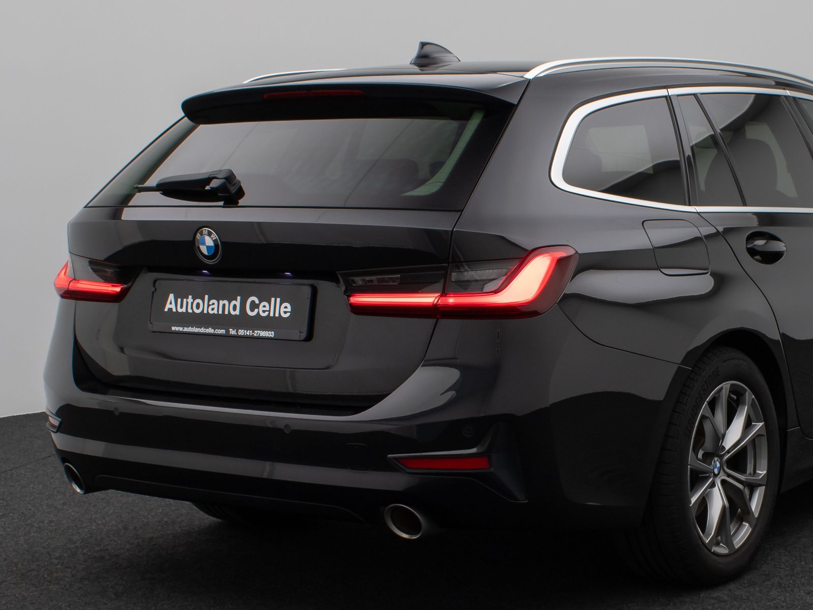 Fahrzeugabbildung BMW 320d SportLine Panorama DAB HiFi Stop&Go Komfort