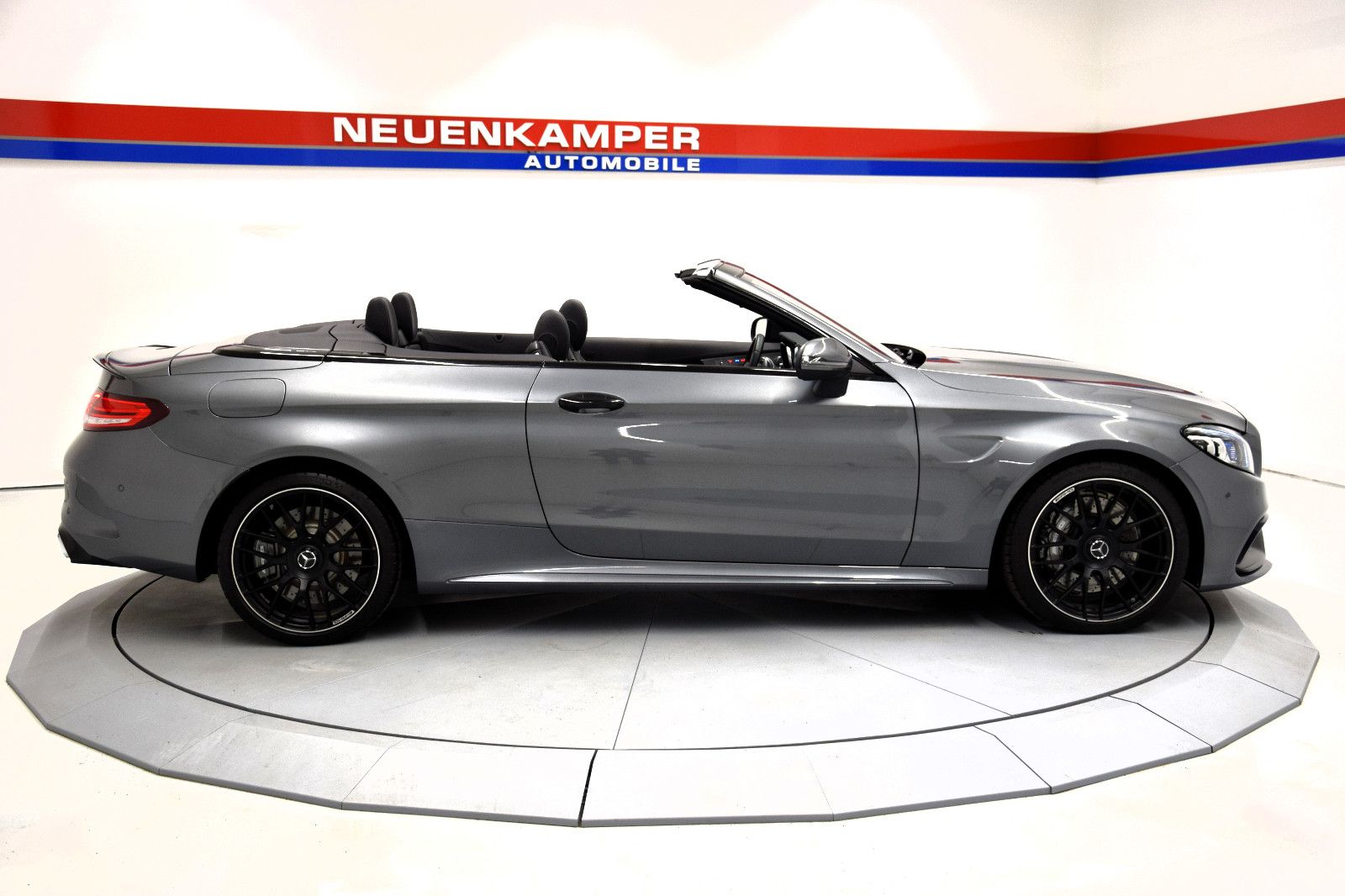 Fahrzeugabbildung Mercedes-Benz C 63 AMG Cabrio Distron. Burmester Sitzklima 19"