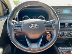 Fahrzeugabbildung Hyundai i10 1.0 KLIMA SHZ LRHZ ALLWETTER PDC BLUETOOTH