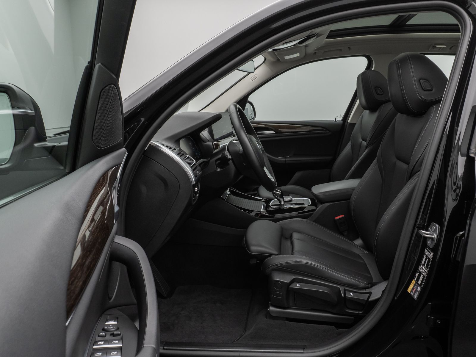 Fahrzeugabbildung BMW X3 xD30e Panorama Kamera Laser HUD DAB HiFi 18"