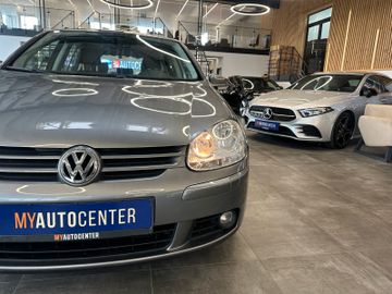 Volkswagen Golf V Lim. Tour *KLIMA*SZHZ*TEMPOMAT*AHK*