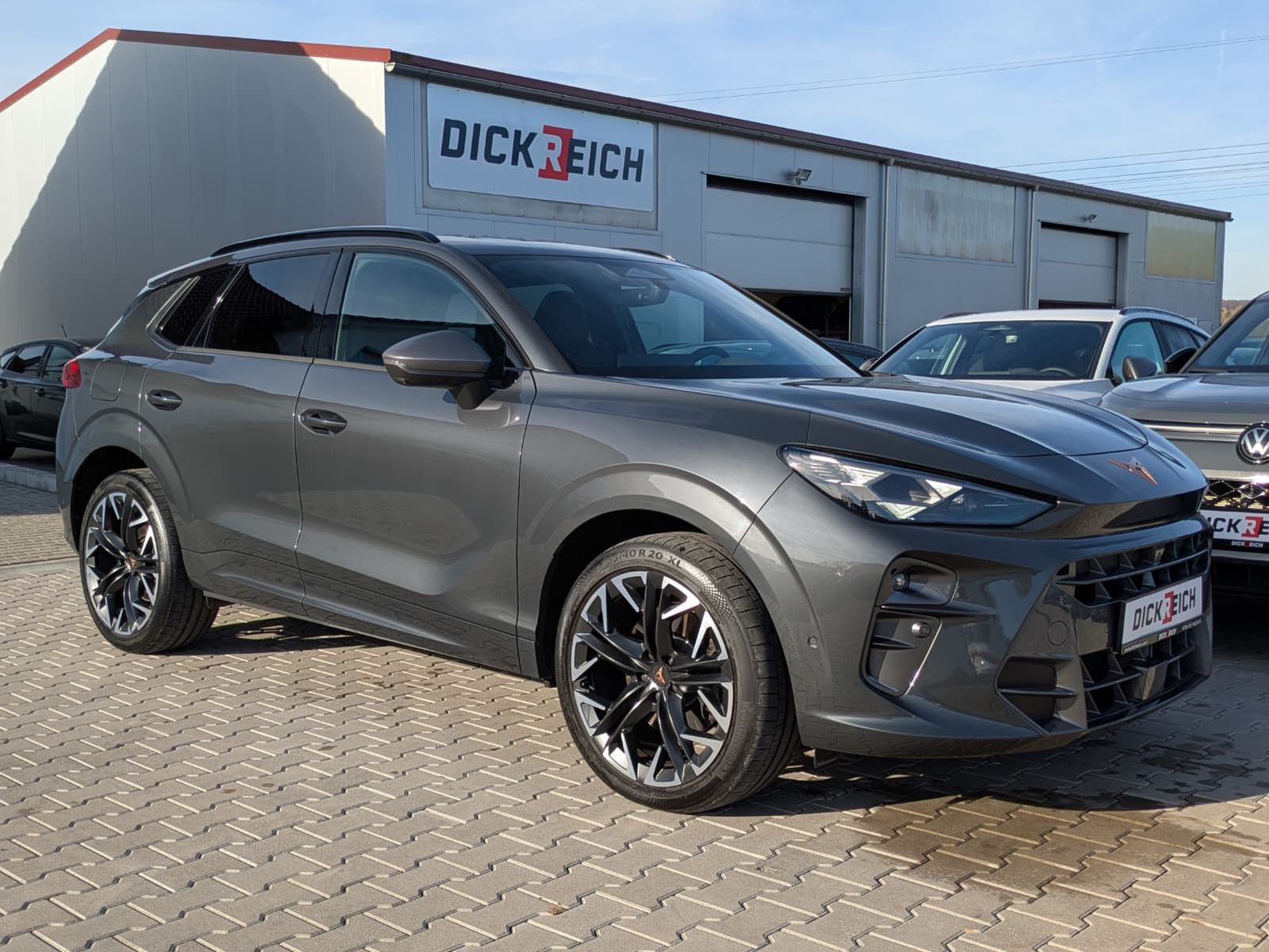 Fahrzeugabbildung CUPRA Terramar 2.0 TSI 4D VZ HUD*MATRIX*PANO*DCC*20"