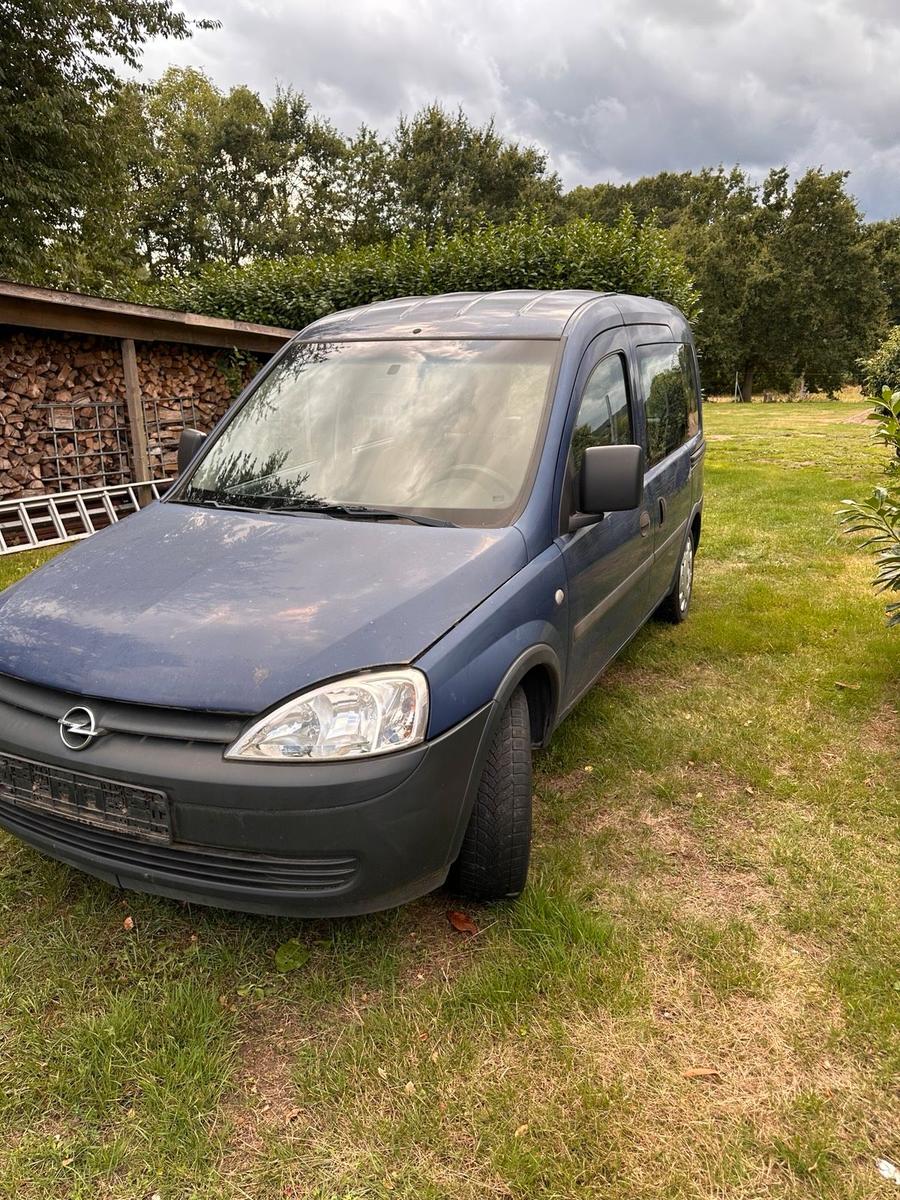 Opel Combo 2008 — rear view