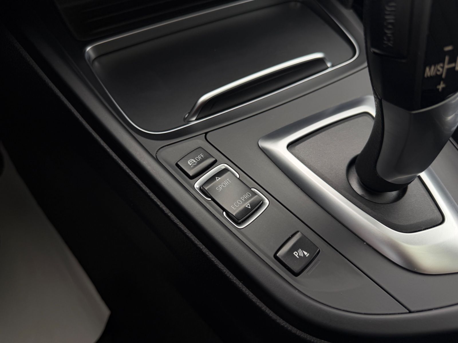 320d Aut. Advantage Pano Leder Navi HUD