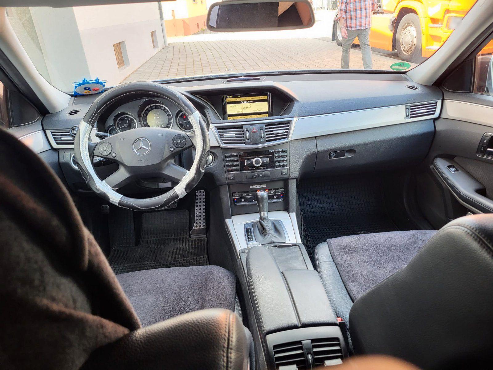 Mercedes-Benz E250 2010 — photo 7