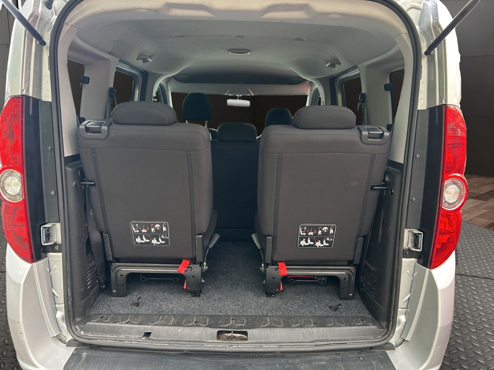 Fahrzeugabbildung Opel Combo D Edition L1H1/Inspektion Neu/ 1.Hand !!/