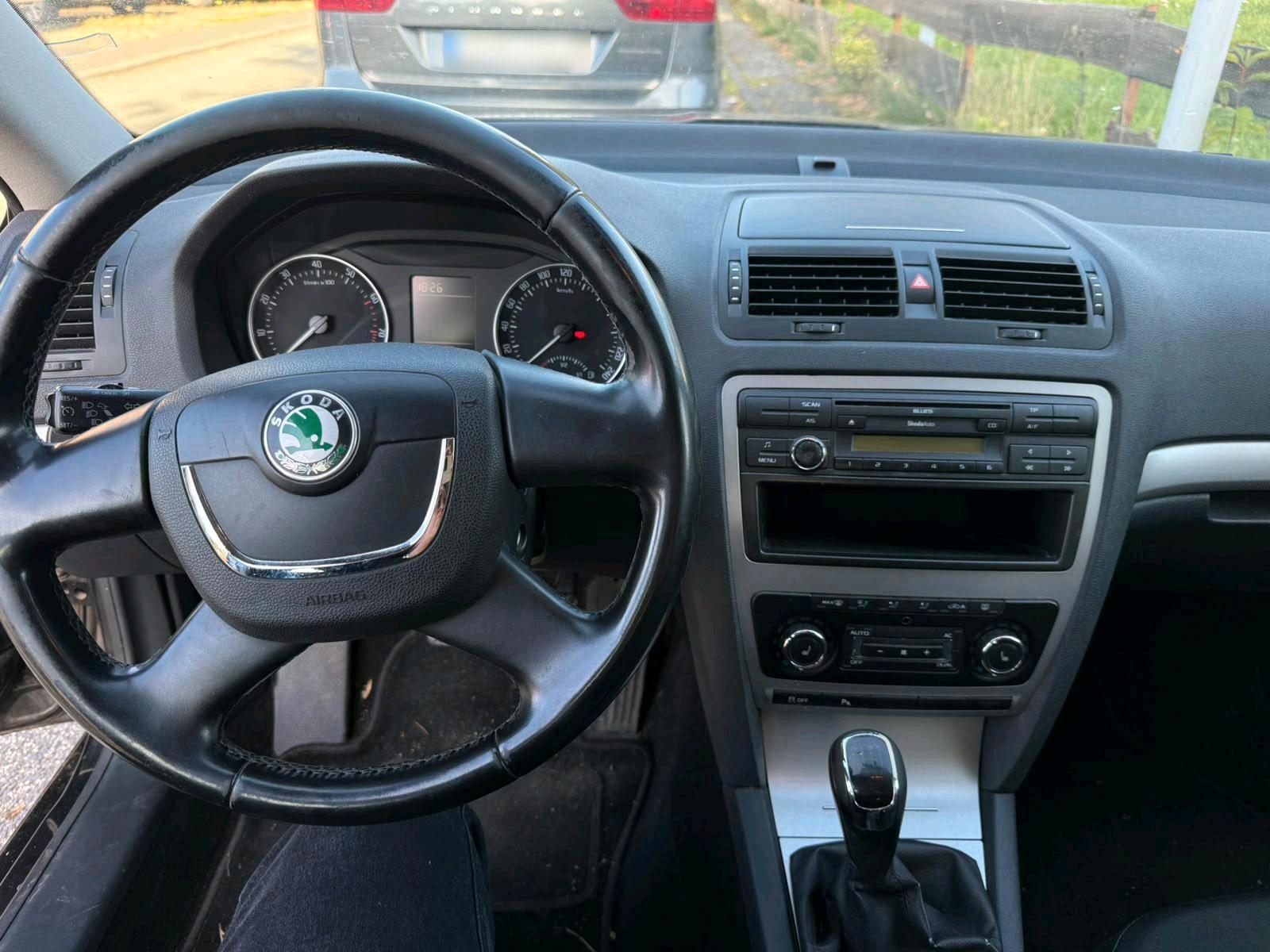 Skoda Octavia 2011 — photo 8